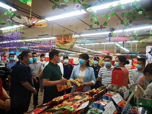 彭映梅調研重點商貿企業(yè)安全生產工作